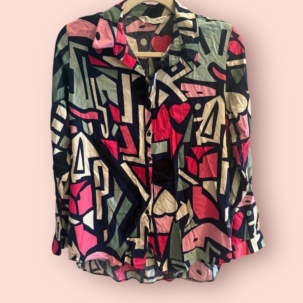 Vintage Abstract Print Button-Up Blouse – Artsy Graphic Heart